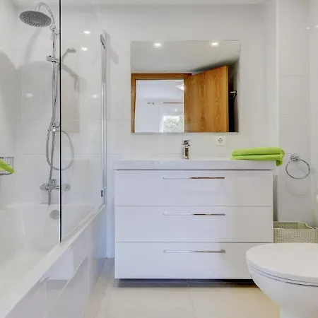 Bellresguard Garden Flat D *